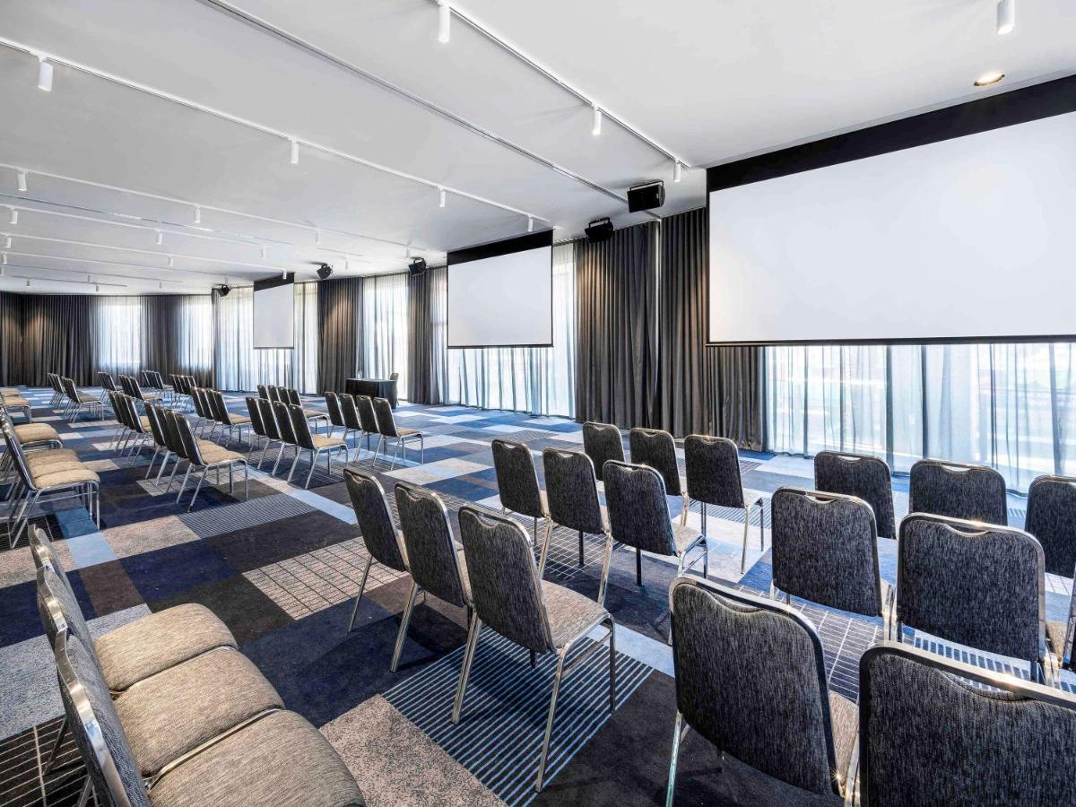 Novotel Melbourne Preston Bagian luar foto